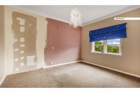 Photo of property in 24 Miromiro Road, Normandale, Lower Hutt, 5010