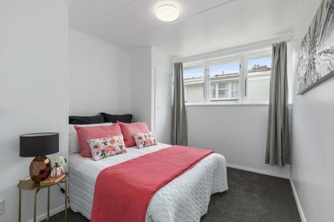 Photo of property in 35 Hanson Grove, Stokes Valley, Lower Hutt, 5019