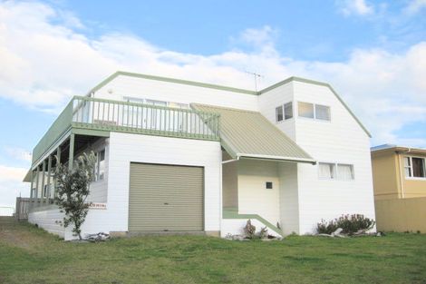 Photo of property in 114b Tangaroa Road, Whangamata, 3620