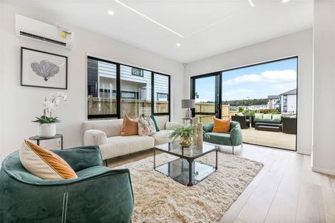 Photo of property in 13 Downpatrick Drive, Flat Bush, Auckland, 2019