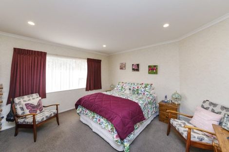 Photo of property in 44 Peter Hall Drive, Kelvin Grove, Palmerston North, 4414