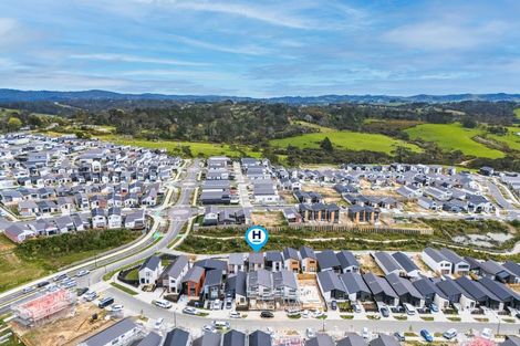 Photo of property in 10 Papai Lane, Massey, Auckland, 0614