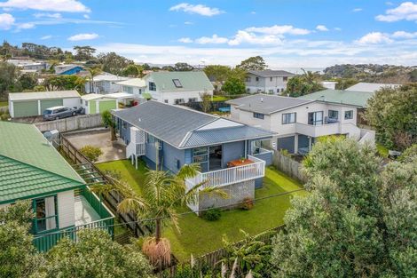 Photo of property in 44 Penton Road, Stanmore Bay, Whangaparaoa, 0932