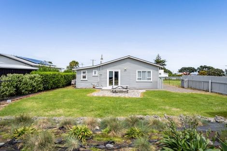 Photo of property in 39 Domett Street, Opunake, 4616