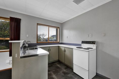 Photo of property in 39 Birdwood Avenue, Moturoa, New Plymouth, 4310