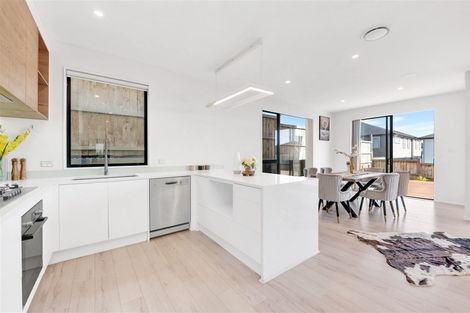 Photo of property in 35 Tinaku Road, Flat Bush, Auckland, 2019