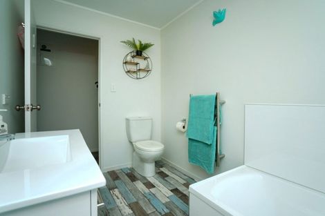 Photo of property in 3 Thorburn Avenue, Red Beach, 0932