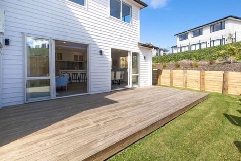 Photo of property in 104 Arran Point Parade, Orewa, 0931