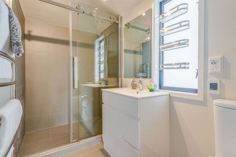 Photo of property in 1/52 Aikmans Road, Merivale, Christchurch, 8014