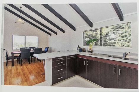 Photo of property in 287b Pakuranga Road, Pakuranga Heights, Auckland, 2010