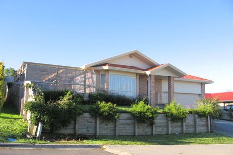 Photo of property in 11 Atlantic Place, Goodwood Heights, Auckland, 2105