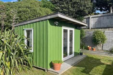 Photo of property in 4 Glen Road, Raumati South, Paraparaumu, 5032