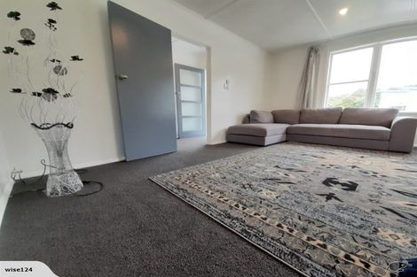 Photo of property in 39 Cardiff Crescent, Cannons Creek, Porirua, 5024