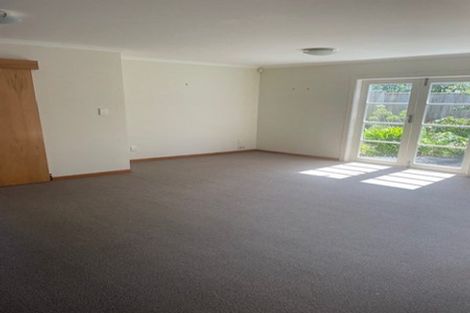 Photo of property in 21 Rauparaha Street, Waikanae Beach, Waikanae, 5036