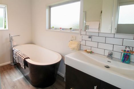 Photo of property in 32 Tokarahi-ngapara Road, Ngapara, Oamaru, 9494