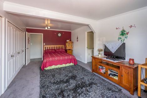 Photo of property in 55 Waikawa Beach Road, Manakau, Levin, 5573