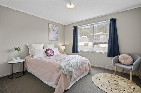 Photo of property in 1a Sunny Grove, Wainuiomata, Lower Hutt, 5014