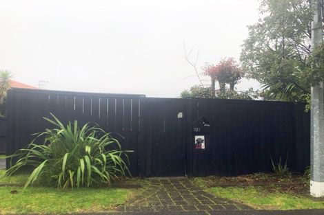 Photo of property in 121 West Harbour Drive, West Harbour, Auckland, 0618