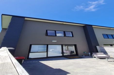 Photo of property in 10/9 Surrey Street, Tawa, Wellington, 5028