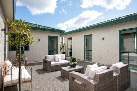 Photo of property in 2 Hanna Place, Havelock North, 4130