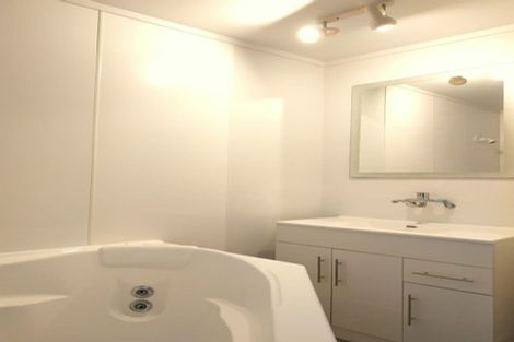 Photo of property in 2/33 Springfield Road, St Albans, Christchurch, 8014