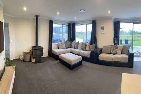 Photo of property in 932 Salisbury Road, Midhirst, Stratford, 4394