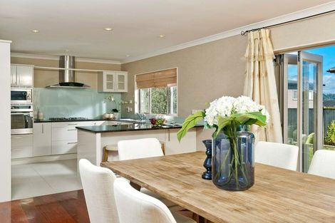 Photo of property in 7 Wye Oak Drive, Schnapper Rock, Auckland, 0632