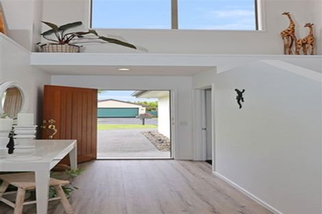 Photo of property in 22 Graven Court, Henderson, Auckland, 0612