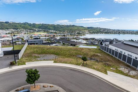 Photo of property in 16a Okupe Grove, Aotea, 5024