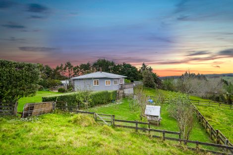 Photo of property in 203 Mangakura Road, Helensville, 0875