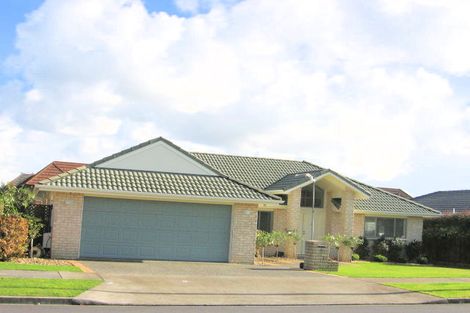 Photo of property in 12 Eaglemont Drive, East Tamaki Heights, Auckland, 2016