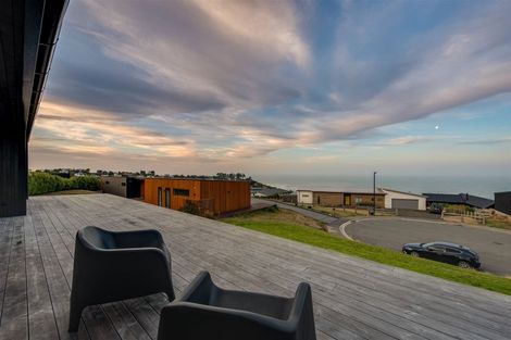 Photo of property in 5 Sowerby Place, Richmond Hill, Christchurch, 8081