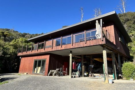 Photo of property in 1742 Queen Charlotte Drive, Linkwater, Picton, 7281