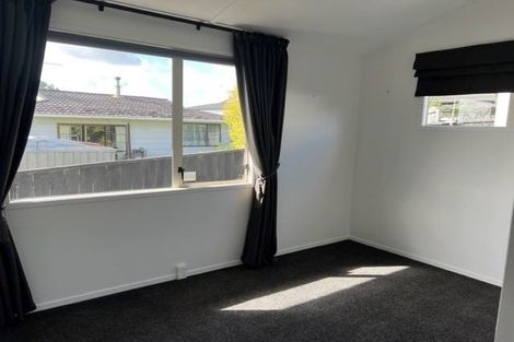 Photo of property in 21 Denarius Lane, Glendene, Auckland, 0602
