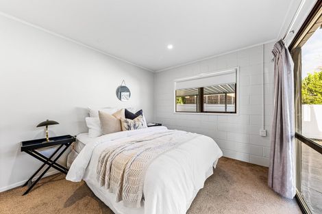 Photo of property in 18 Outlook Road, Greenhithe, Auckland, 0632