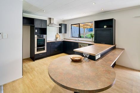 Photo of property in 55 Omapere Street, Whitby, Porirua, 5024