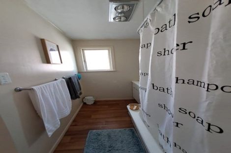 Photo of property in 57 Tiroroa Avenue, Te Atatu South, Auckland, 0610