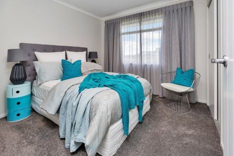 Photo of property in 32 Waitemata Drive, One Tree Point, 0118