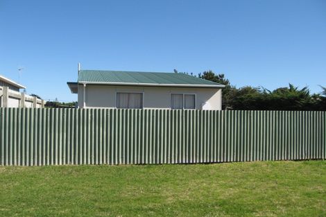 Photo of property in 10 Muapoko Street, Himatangi Beach, Foxton, 4891