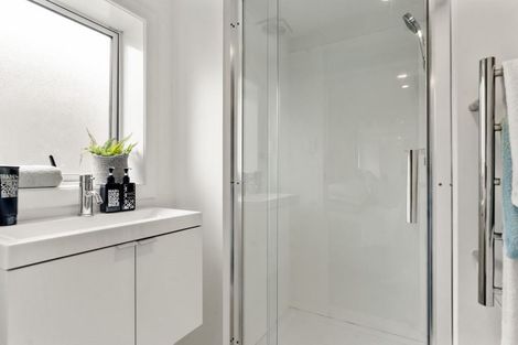 Photo of property in 1/8 Fowler Street, Northcote, Auckland, 0627