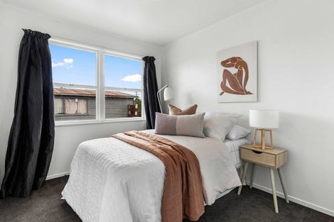 Photo of property in 55 Larnoch Road, Henderson, Auckland, 0610