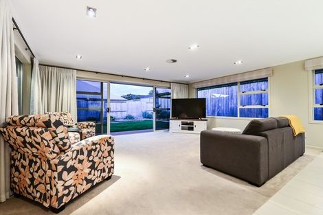 Photo of property in 17 Compton Grove, Huntington, Hamilton, 3210