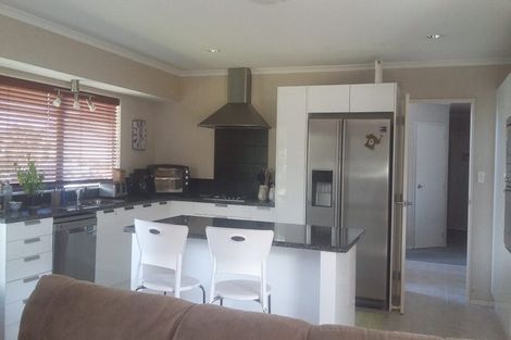 Photo of property in 16 Sayes Close, East Tamaki, Auckland, 2013