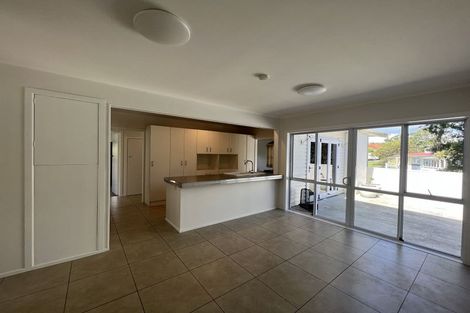 Photo of property in 31 Creamer Avenue, Belmont, Auckland, 0622