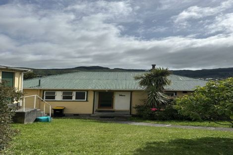 Photo of property in 46 Taylor Terrace, Tawa, Wellington, 5028