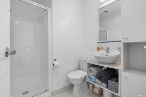 Photo of property in 9h Clearwater Cove, West Harbour, Auckland, 0618