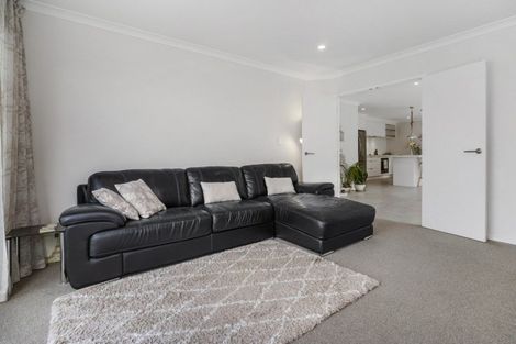 Photo of property in 11 Lakeside Terrace, Omokoroa, 3114