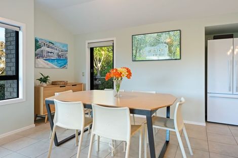 Photo of property in 22 Fairway Oaks Drive, Waikanae Beach, Waikanae, 5036