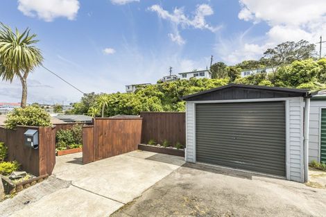 Photo of property in 1/40 Salford Street, Newlands, Wellington, 6037