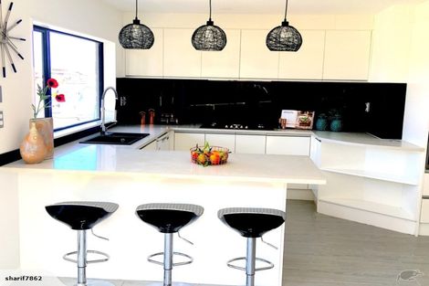 Photo of property in 14 San Casello Rise, Henderson, Auckland, 0612